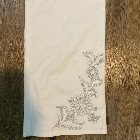 Ann Taylor LOFT White Denim Jeans Embroidery Floral Stretch Straight Leg Size 10 - Picture 3 of 9